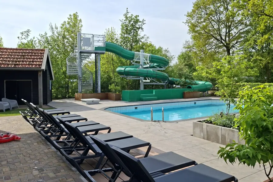 Recreatiepark Kaps Buitenzwembad met glijbaan